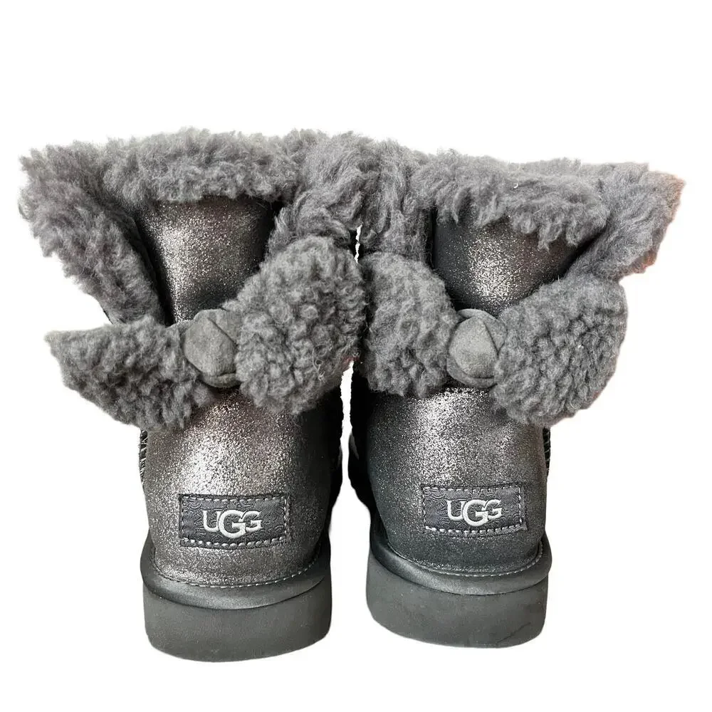 UGG features twin
